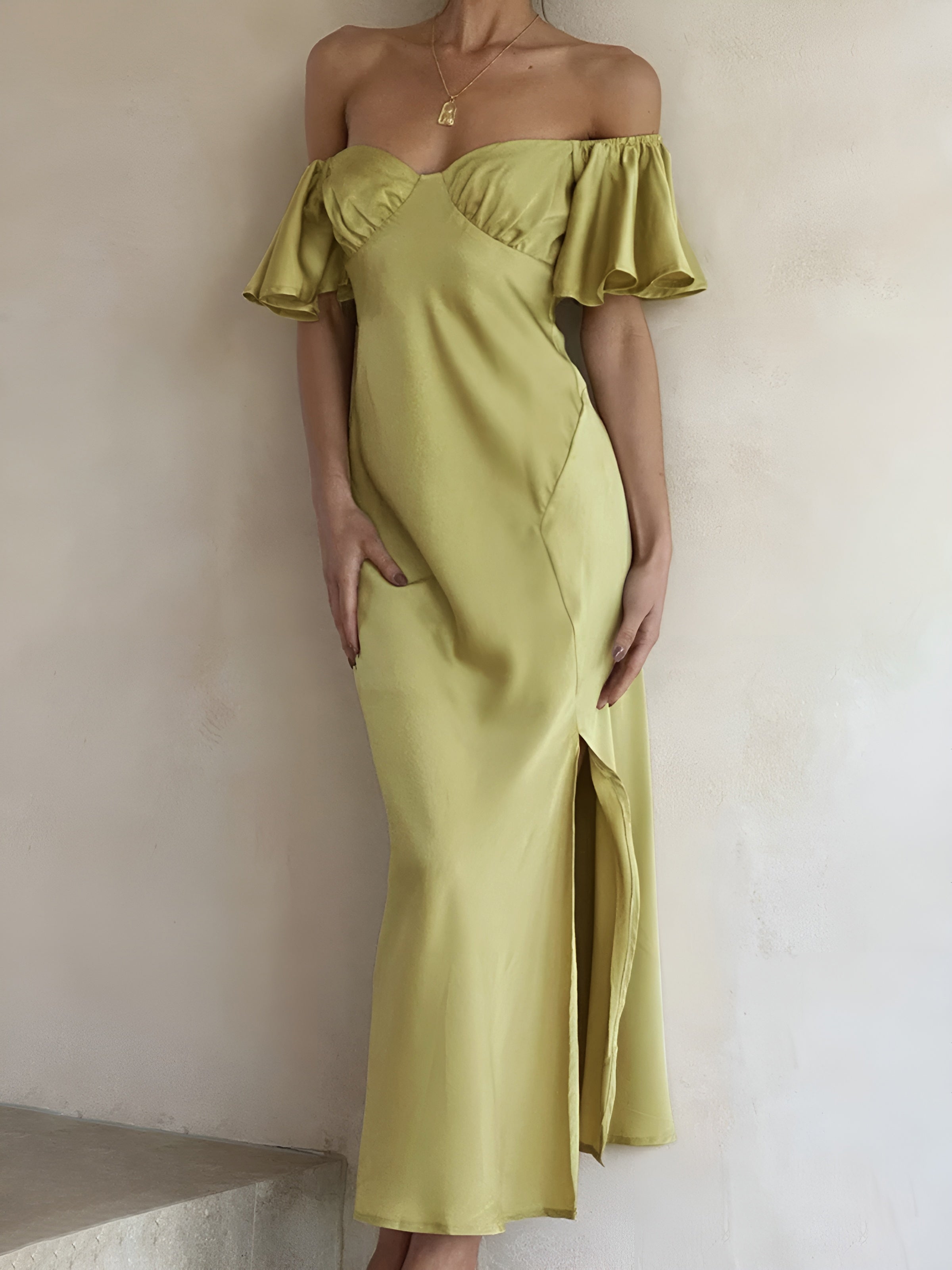 Elegant Long Dress with Split Sleeves and Ruffles